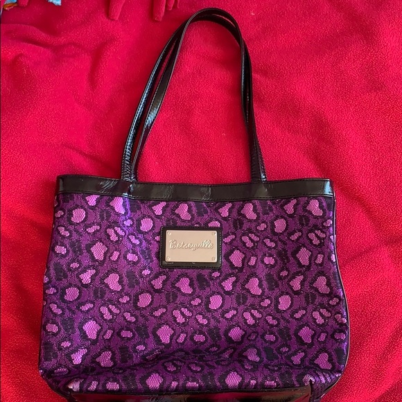 Betsey Johnson, Betseyville large Tote - Picture 1 of 1